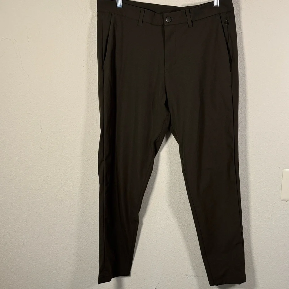 Lululemon classic fit army green size 36